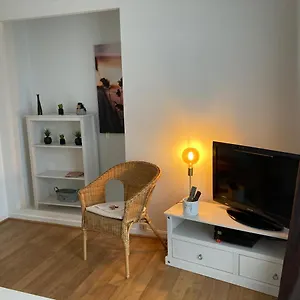  Appartement Aux Deux Colombes Avec Balcon Et Garage France
